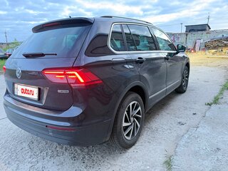2018 Volkswagen Tiguan II, чёрный, 2250000 рублей, вид 4