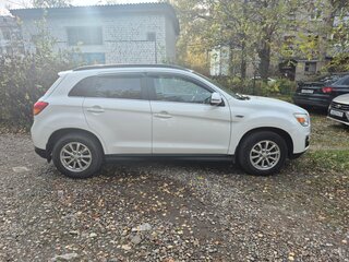 2012 Mitsubishi ASX I Рестайлинг, белый, 1000000 рублей, вид 3