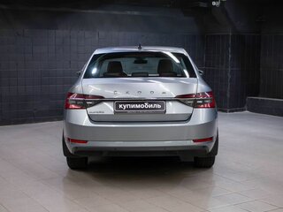 2021 Skoda Superb III Рестайлинг, серый, 1869000 рублей, вид 5