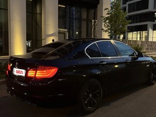 2013 BMW 5 серии 520i VI (F10/F11/F07), чёрный, 1800000 рублей, вид 4