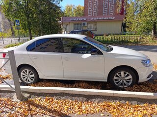 2013 Volkswagen Jetta VI, белый, 970000 рублей, вид 2