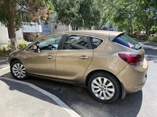 2012 Opel Astra J Рестайлинг, бежевый, 1030000 рублей, вид 3