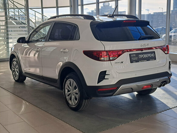 2022 Kia Rio X IV Рестайлинг, белый, 2004000 рублей - вид 6