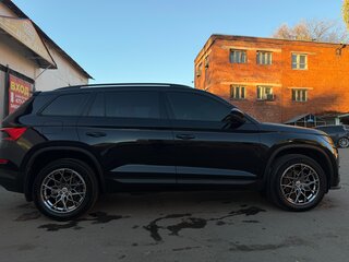 2020 Skoda Kodiaq I, чёрный, 3300000 рублей, вид 3
