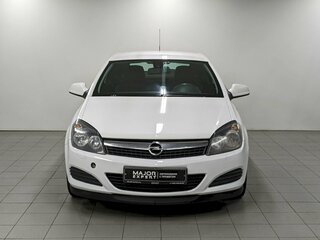 2011 Opel Astra GTC H Рестайлинг, белый, 550000 рублей, вид 2