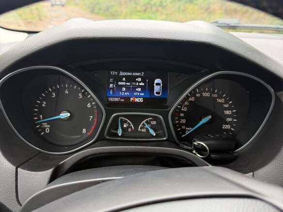 2017 Ford Focus III Рестайлинг, серый, 880000 рублей - вид 5