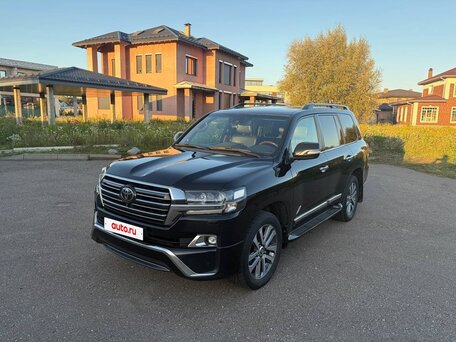 2017 Toyota Land Cruiser 200 Series Рестайлинг 2, чёрный, 6290000 рублей, вид 2