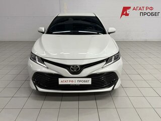 2020 Toyota Camry VIII (XV70), белый, 2650000 рублей, вид 2