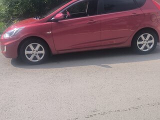 2012 Hyundai Solaris I, красный, 550000 рублей, вид 3