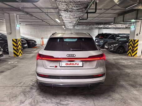 2021 Audi e-tron 55 I, бежевый, вид 5
