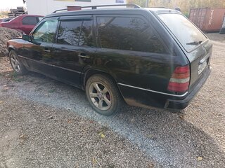 1994 Mercedes-Benz E-Класс 200 I (W124), чёрный, 160000 рублей, вид 3