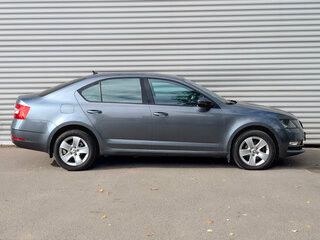 2017 Skoda Octavia III (A7) Рестайлинг, серый, 1590000 рублей, вид 4