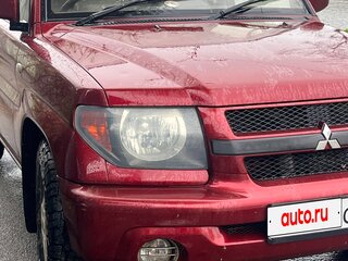 2004 Mitsubishi Pajero iO, красный, 900000 рублей, вид 4
