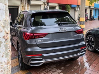 2022 Audi Q3 35 TFSI II (F3), серый, 1850000 рублей, вид 4