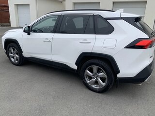 2019 Toyota RAV4 V (XA50), белый, 2700000 рублей, вид 2