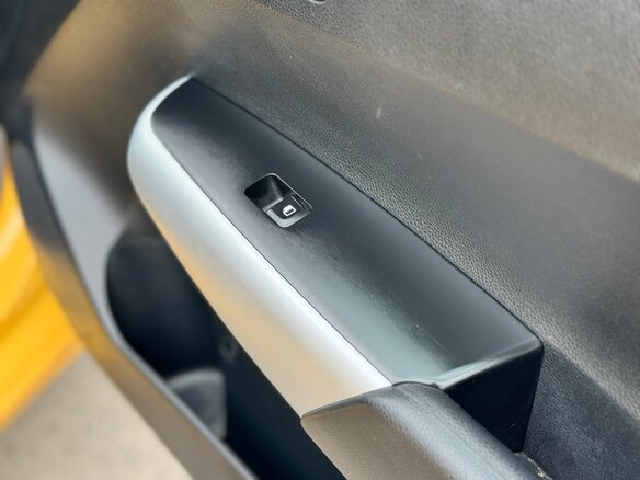 2017 Kia Picanto III, жёлтый - вид 21