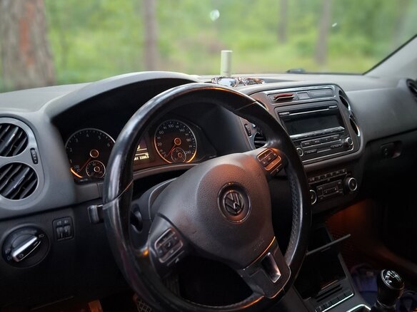2012 Volkswagen Tiguan I Рестайлинг, серебристый, 790000 рублей - вид 6
