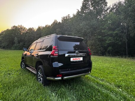 2017 Toyota Land Cruiser Prado 150 Series Рестайлинг 2, чёрный, 5490000 рублей, вид 3
