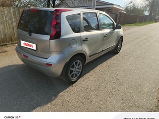 2011 Nissan Note I Рестайлинг, серебристый, 600000 рублей, вид 3