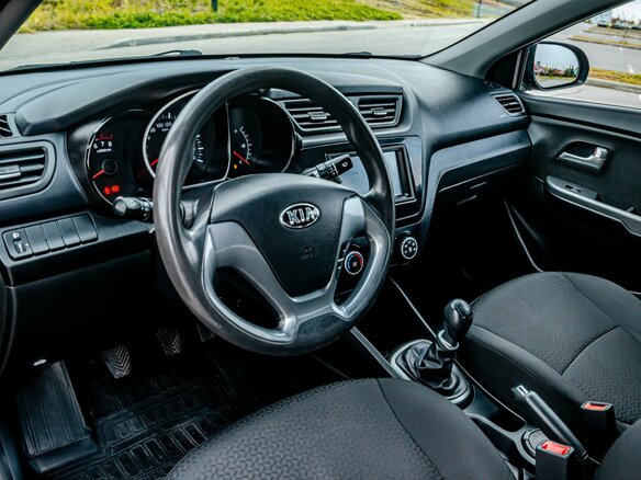 2016 Kia Rio III Рестайлинг, коричневый, 950000 рублей - вид 14