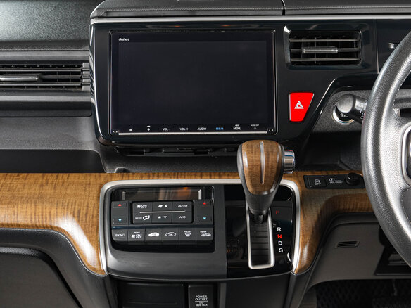 2020 Honda Stepwgn V Рестайлинг, белый, 2559000 рублей - вид 15