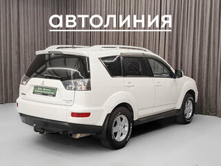 2010 Mitsubishi Outlander II Рестайлинг, белый, 899000 рублей, вид 5