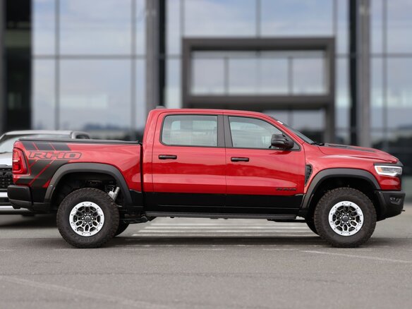 2026 Ram 1500 RHO V Рестайлинг, красный, 13490000 рублей - вид 6
