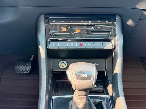 2022 Skoda Karoq DSG7 I, белый, 2400000 рублей - вид 13