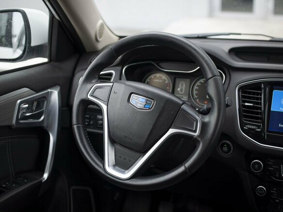 2020 Geely Emgrand X7 I Рестайлинг 2, белый, 1010000 рублей - вид 15