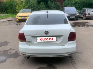 2017 Volkswagen Polo V Рестайлинг, белый, 520000 рублей, вид 5