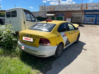 2018 Volkswagen Polo V Рестайлинг, белый, 350000 рублей, вид 1