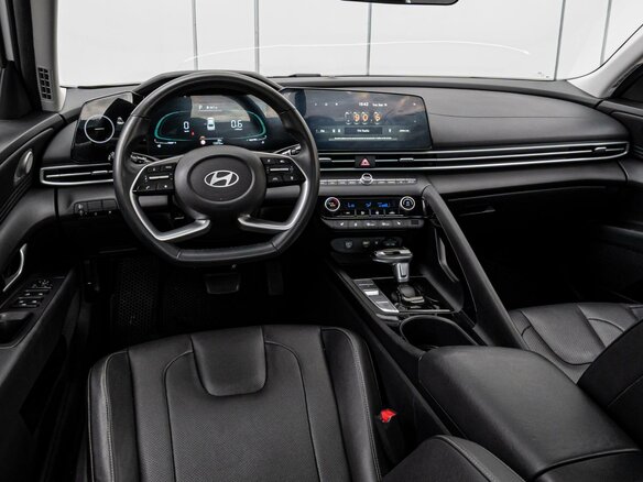 2024 Hyundai Elantra VII (CN7) Рестайлинг, белый - вид 5