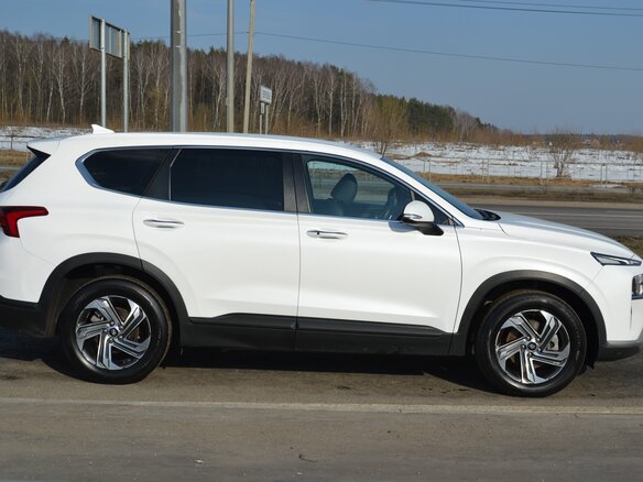 2021 Hyundai Santa Fe IV Рестайлинг, белый, 2895000 рублей - вид 3