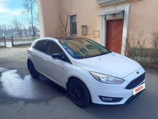 2017 Ford Focus III Рестайлинг, белый, 735000 рублей, вид 1