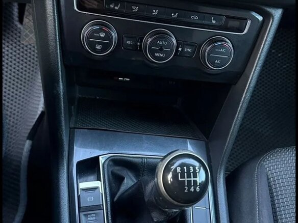 2018 Volkswagen Tiguan II, чёрный - вид 13
