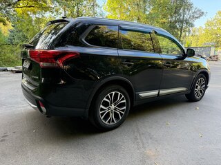 2017 Mitsubishi Outlander III Рестайлинг 2, чёрный, 1690000 рублей, вид 5