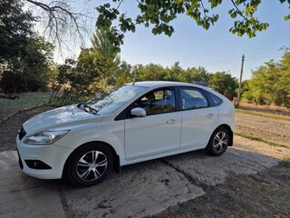 2010 Ford Focus II Рестайлинг, белый, 540000 рублей, вид 5