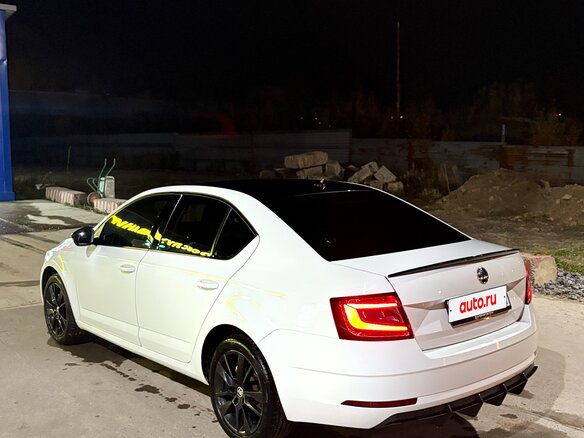 2017 Skoda Octavia III (A7) Рестайлинг, белый, 1650000 рублей - вид 5
