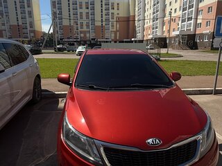 2013 Kia Rio 5-speed III, красный, 759000 рублей, вид 3