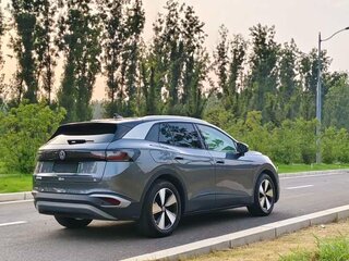 2024 Volkswagen ID.4, серебристый, 3300999 рублей, вид 5