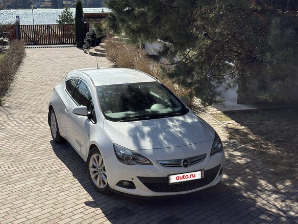 2012 Opel Astra GTC J Рестайлинг, белый, 870000 рублей - вид 1