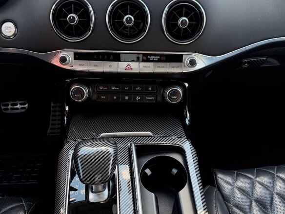 2020 Kia Stinger I Рестайлинг, белый - вид 24