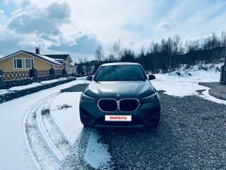 2021 BMW X1 20i xDrive II (F48) Рестайлинг, серый, 3550000 рублей, вид 2