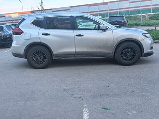 2016 Nissan Rogue II Рестайлинг, серебристый, 2100000 рублей, вид 2