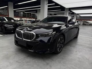 2026 BMW 5 серии 530i VIII (G60/G61/G68), чёрный, 5076868 рублей, вид 1