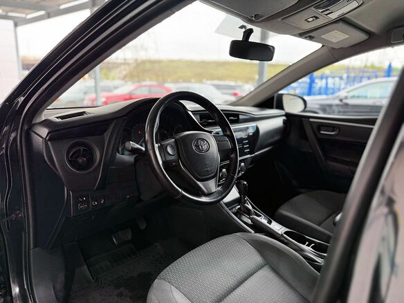 2018 Toyota Corolla XI (E160, E170, E180) Рестайлинг 1, чёрный - вид 14