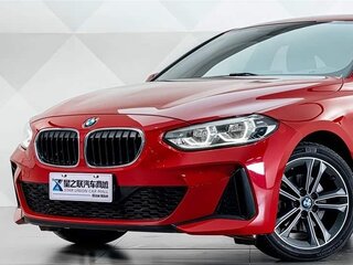 2022 BMW 1 серии 120i III (F52) Рестайлинг, красный, 1405000 рублей, вид 2