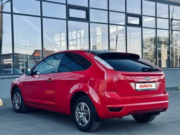 2010 Ford Focus II Рестайлинг, красный, 699000 рублей - вид 6