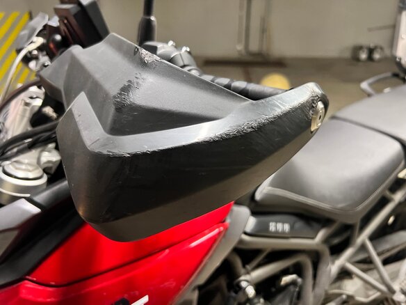 2017 Triumph Tiger 800, красный, 900000 рублей - вид 13