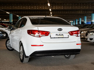 2015 Kia Rio III Рестайлинг, белый, 999000 рублей, вид 4